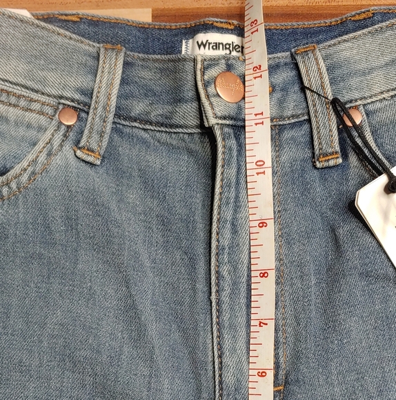 New With Tags Wrangler Cropped High Rise Wide Leg Jeans Size 26 - Picture 6 of 6